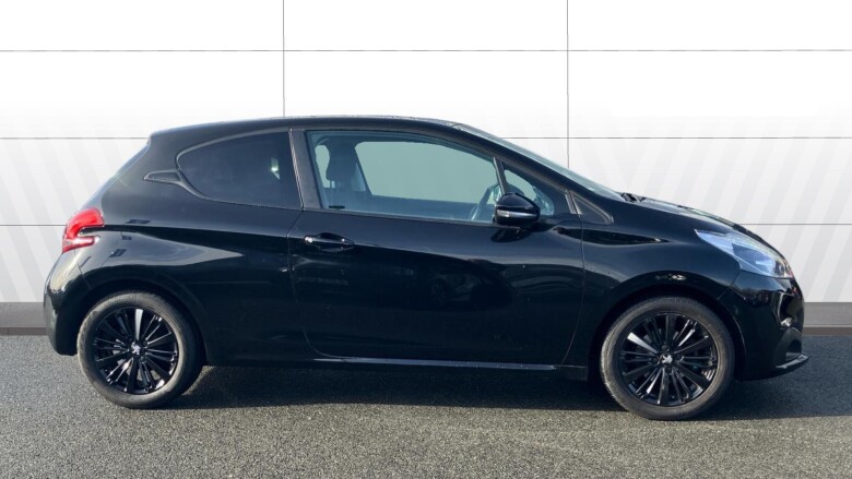 Peugeot 208 1.2 PureTech 82 Black Edition 3dr Petrol Hatchback